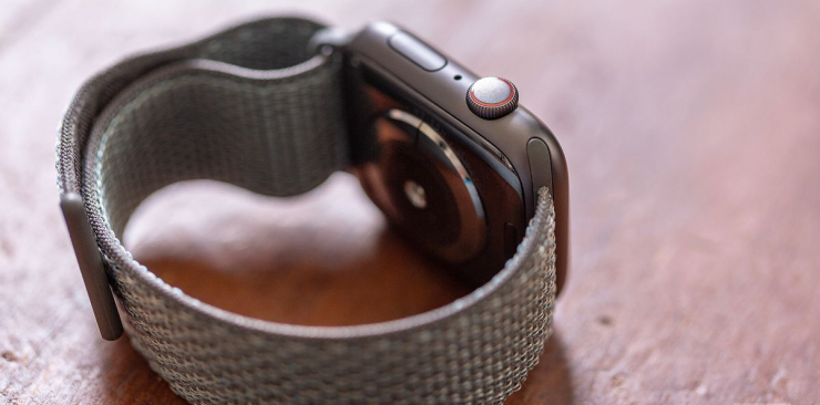 Apple explored building a camera into the Apple Watch’s band